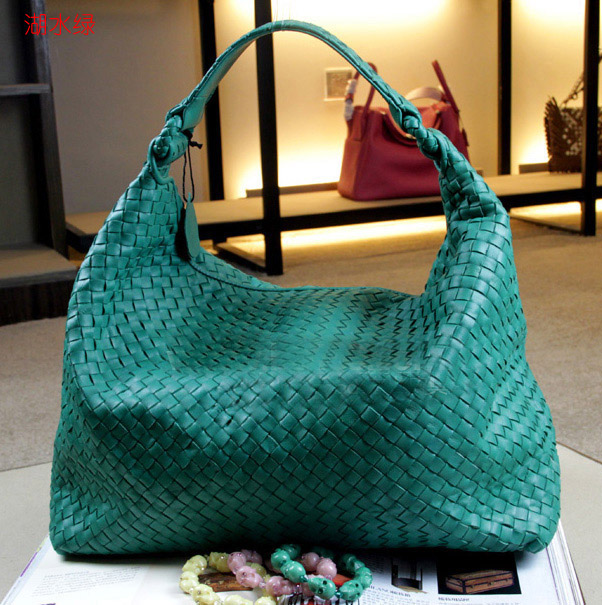 Bottega Veneta Woven Leather Top Handle Shoulder Bag 8001 green